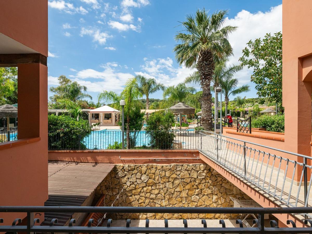 Village Aparthotel 3*